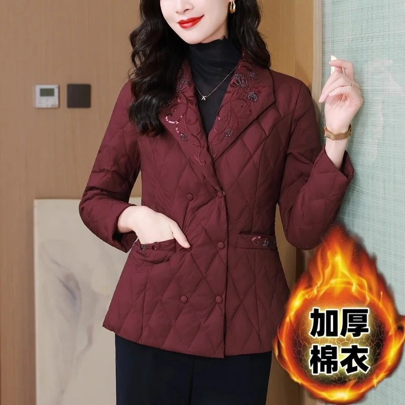 

Легкая пуховая хлопковая куртка с вышитым воротником, зимнее плотное стильное короткое пальто для мам для женщин, стеганая одежда w1603