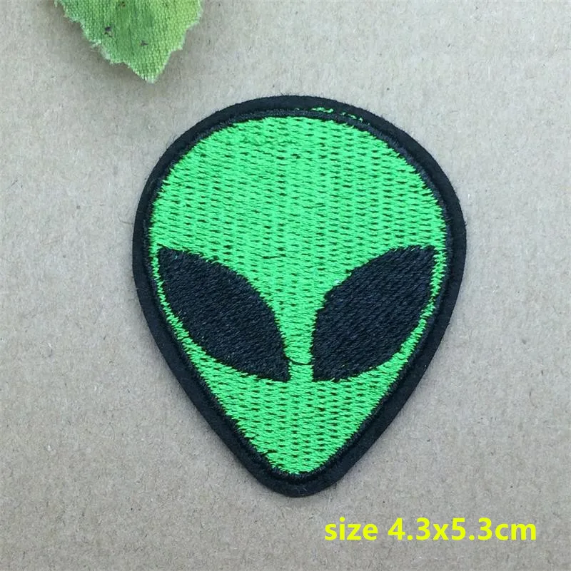 Fast Shipping 10 Pcs Aliens Robot Embroidered Iron On Cartoon Patch Garment T Bag Shoe Badge Quality Applique DIY Accessory