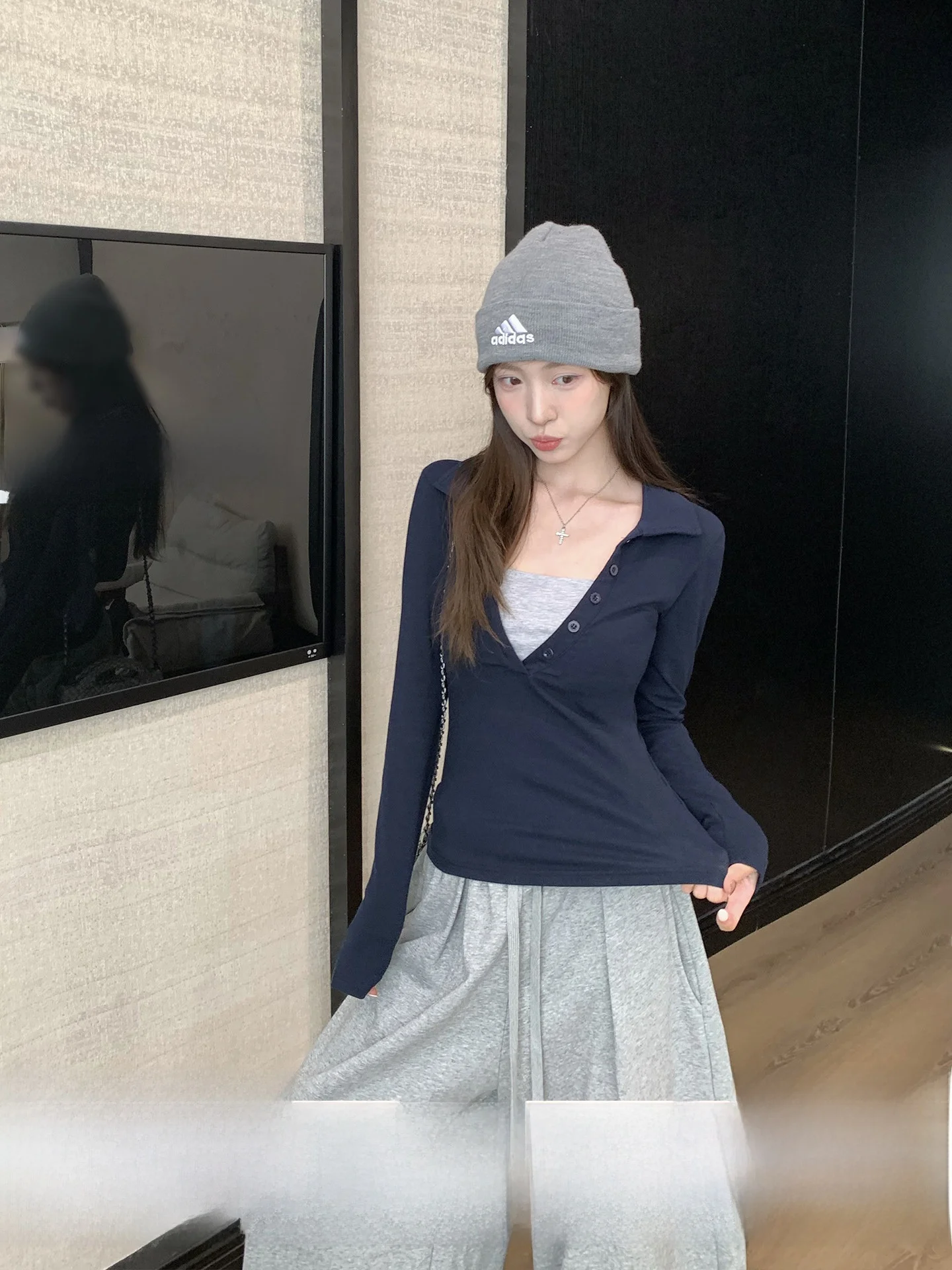 

Женская футболка Morning Bloom с длинным рукавом и V-образным вырезом, базовый слой, в корейском стиле, осенний сезон