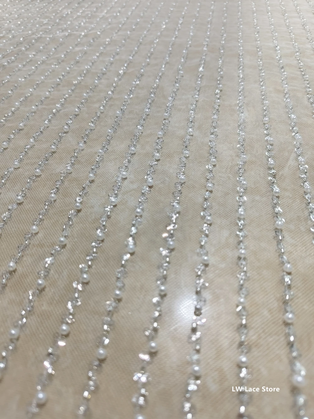 

Элегантная полосатая кружевная ткань с бисером, свадебные халаты 2023, швейный материал, белый с серебристыми бусинами и жемчугом, 1 м