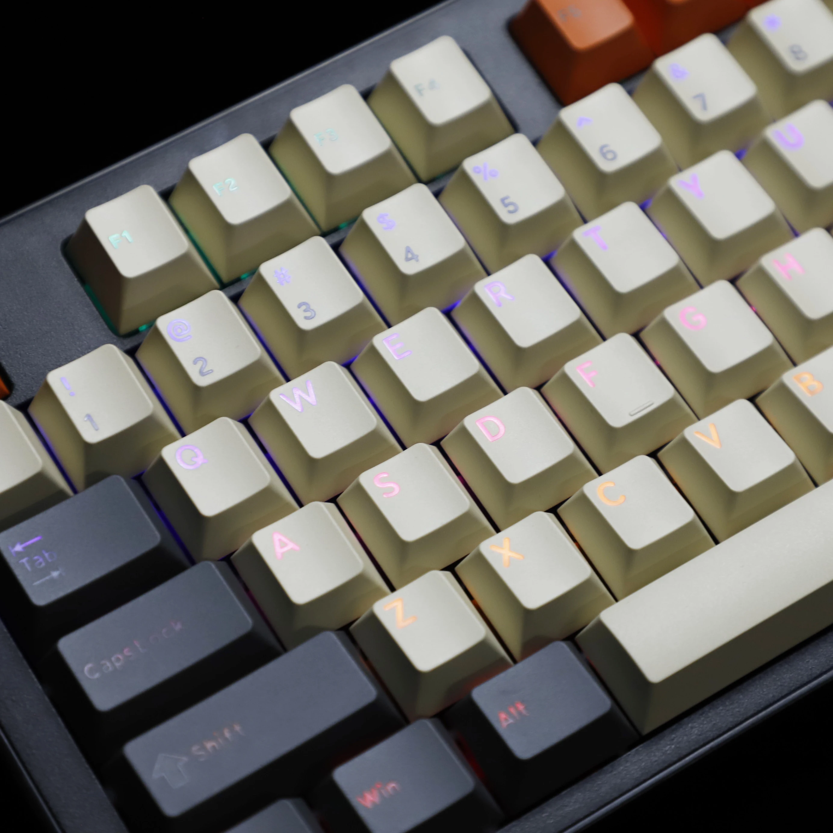Carbon Cherry Profile 147 Keys Doubleshot Backlit Shine Through PBT Keycaps For MX Mechanical Keyboard 61 64 68 75 87 100 104