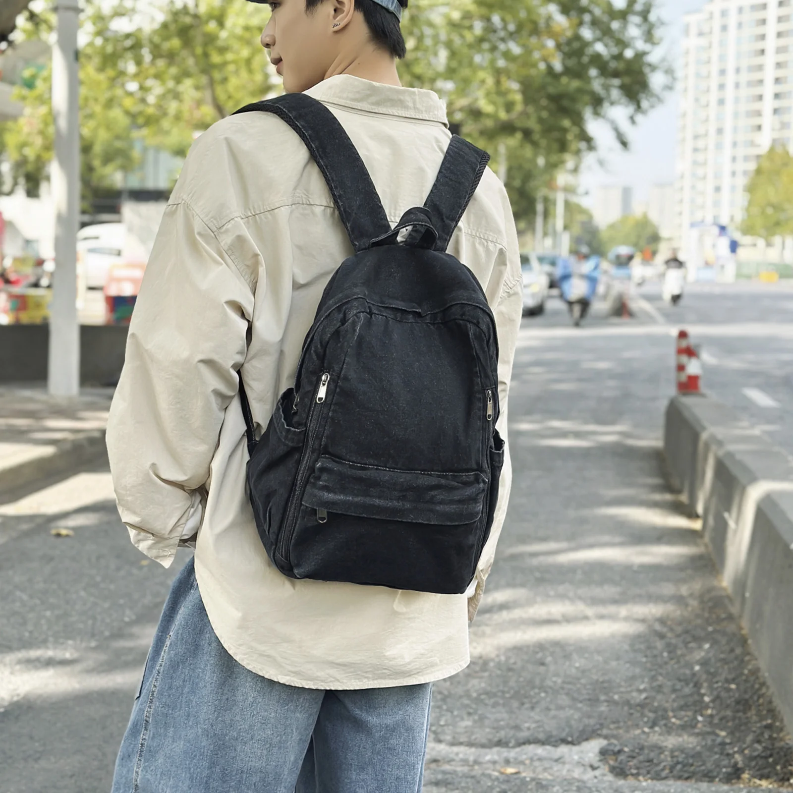 

Vintage Denim Backpack for Men Women Classic Retro Jeans Lightweight Casual Daypack for College Travel Commuting Back to School
