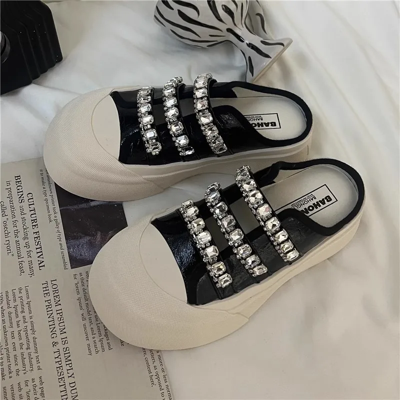 Scarpe coreane Casual Sneakers femminili All-Match punta tonda zoccoli di cristallo piattaforma 2024 piccole Creepers di strass estivi nuovo gancio