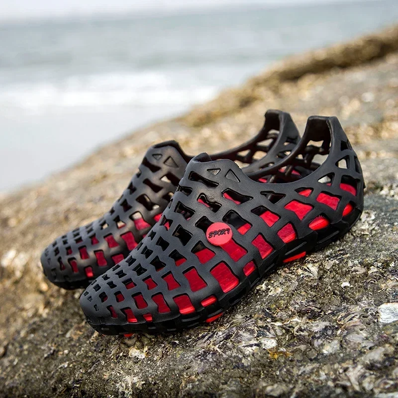 

Summer Men Water Shoes Breathable Beach Sandals Upstream Water Shoes Women's Quick-drying Hollow Slippers Aqua Shoes