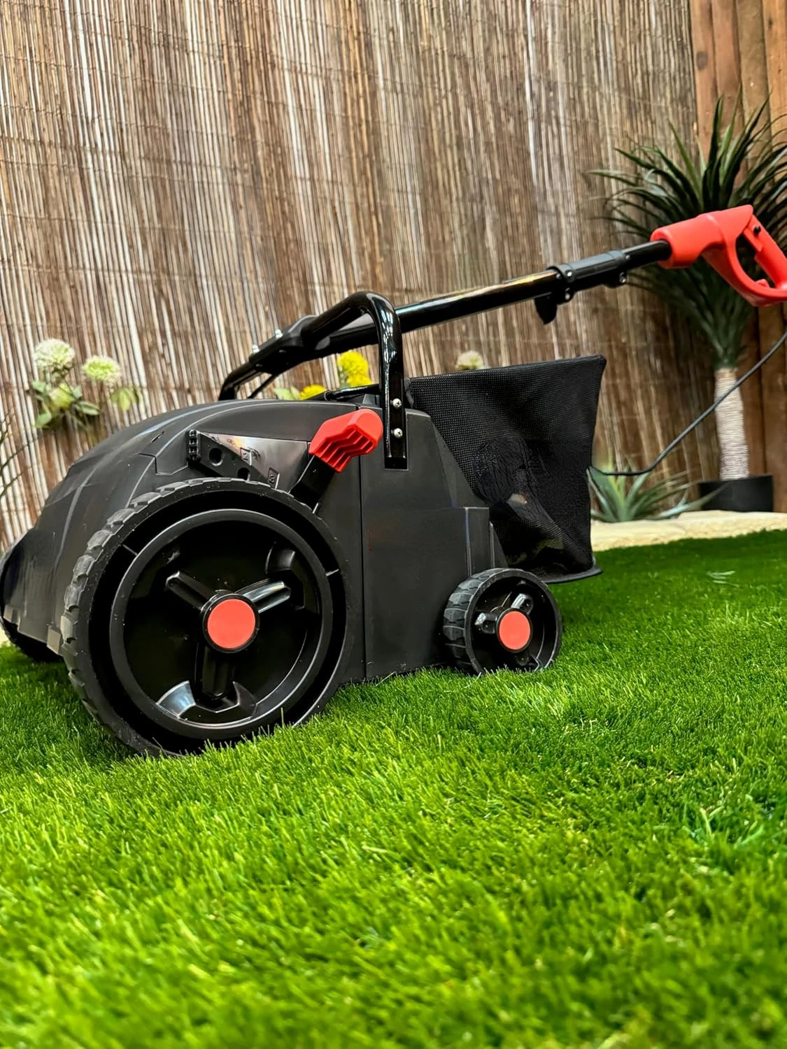 Artificial Turf Lawn Brush Sweeper, Brush & Collect Pro+ USA, *Cleaning & REVITALISING Turf*