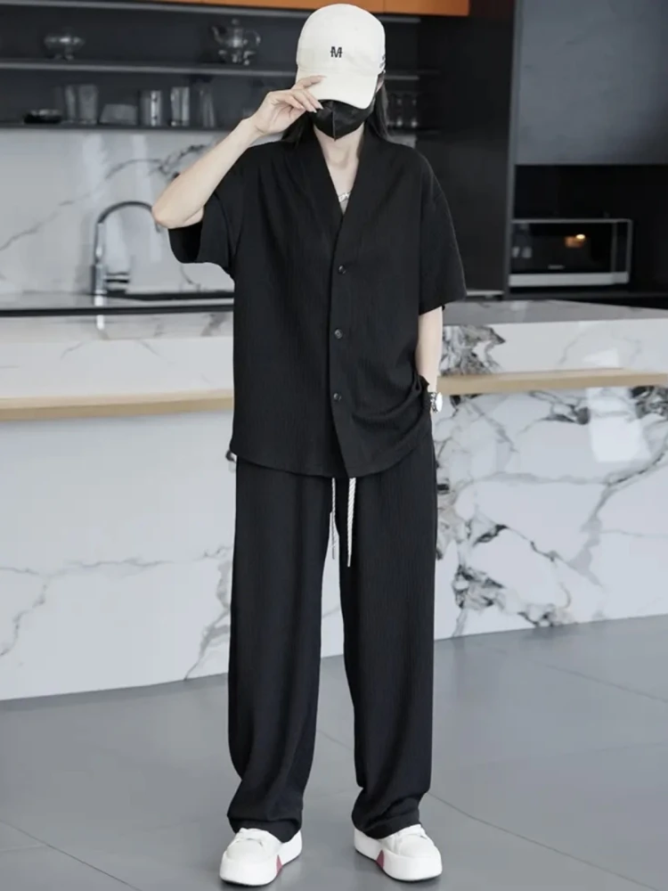 

Summer Men's Ice Silk Casual V-Ne ort Sve irt And Pants Two-Piece Set Faionable Versatile Couple's Ensemble