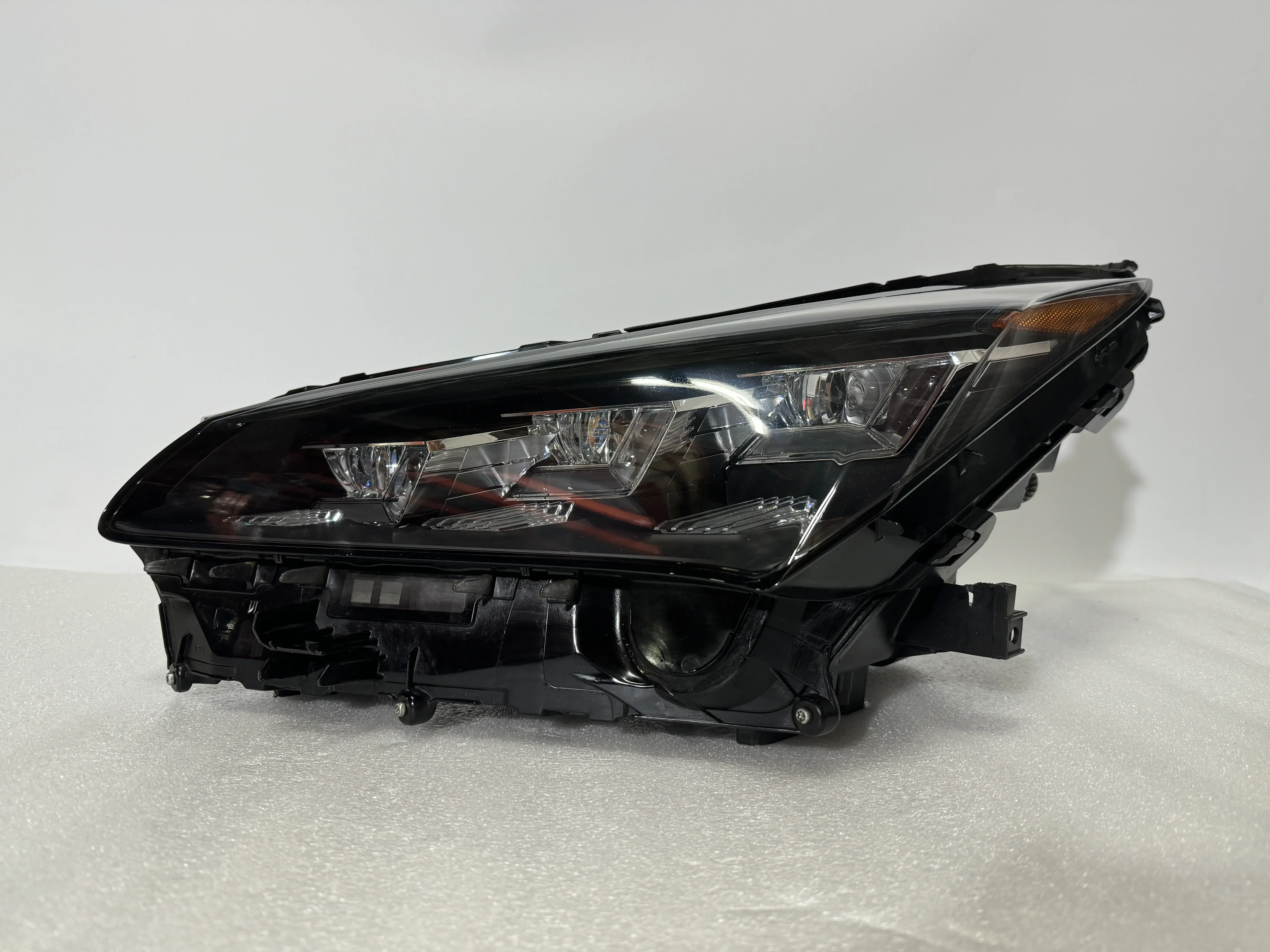 For Lexus NX Headlight 2014-2016 Matrix LED Headlamps Half Assembly 3 Lenses Car Light NX Original Headlamp And Modificatio