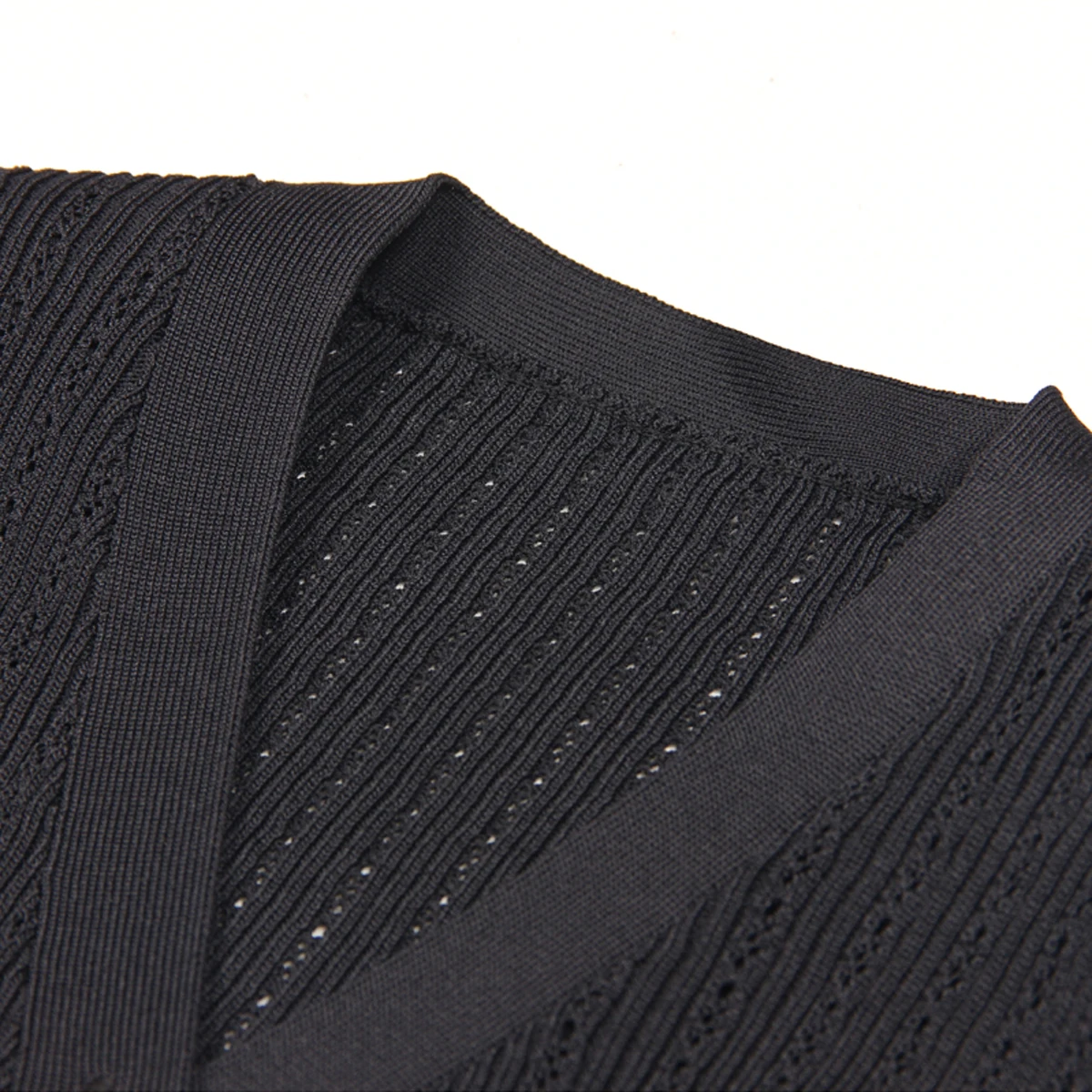 High Quality New Fashionable Knitted V-neck Long Sleeved Diamond Button Cardigan Slim Fit Fish Tail Half Skirt Women's Set