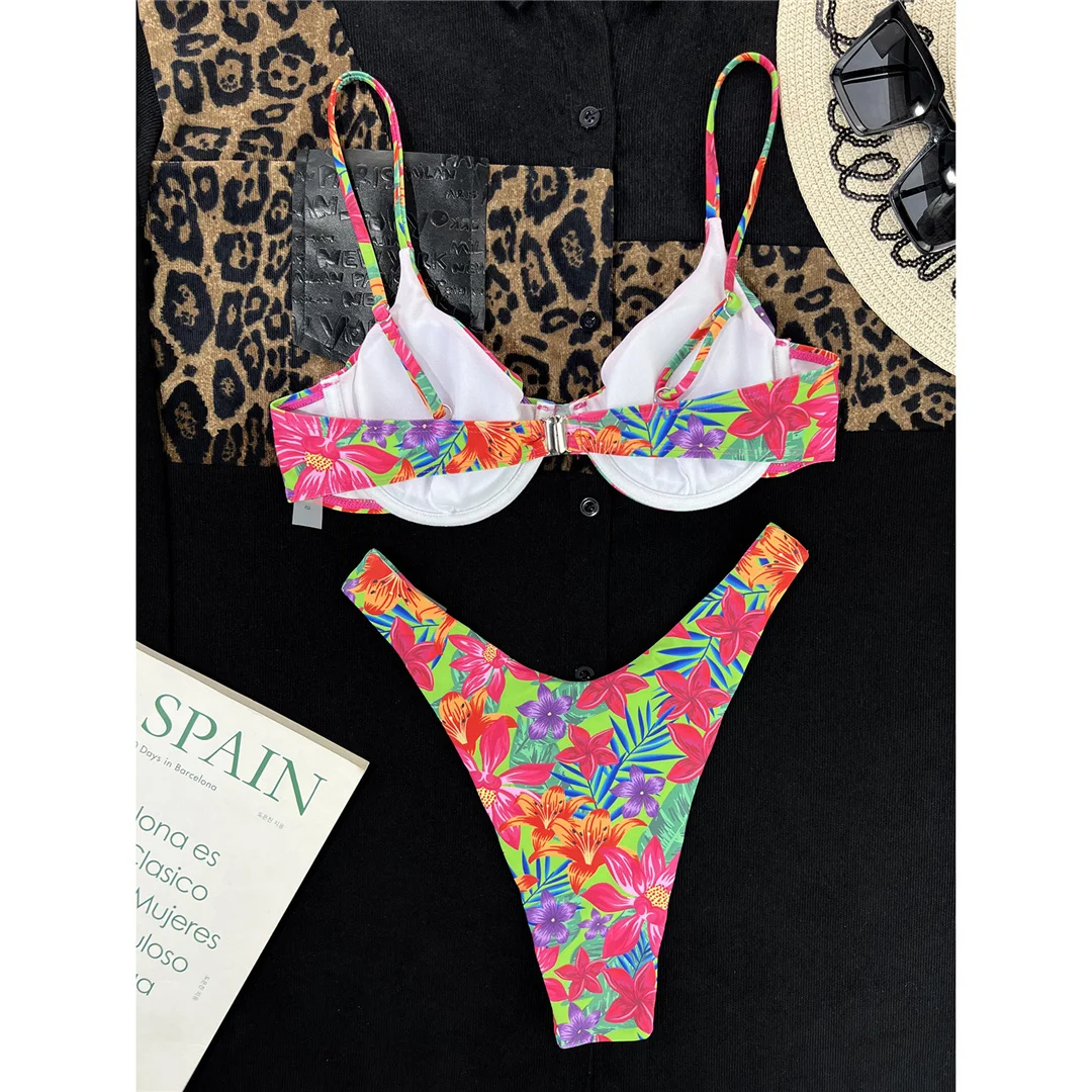 Blumenmuster, mit Bügel verstärkter, brasilianischer Bikini, Damen-Badeanzug, zweiteiliges Bikini-Set, Badebekleidung, Badeanzug, Modell V4762. – Detail 11
