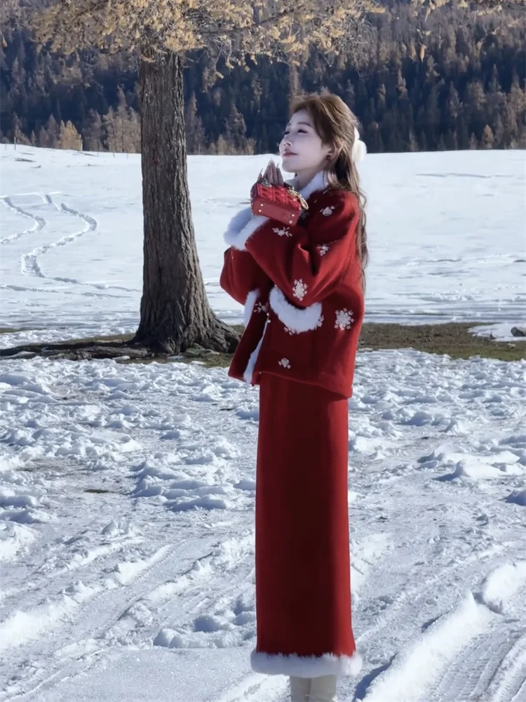 

Красный темпераментный комплект из двух предметов, толстая теплая куртка контрастного цвета со снежинкой + прямая полуюбка, новый зимний женский комплект