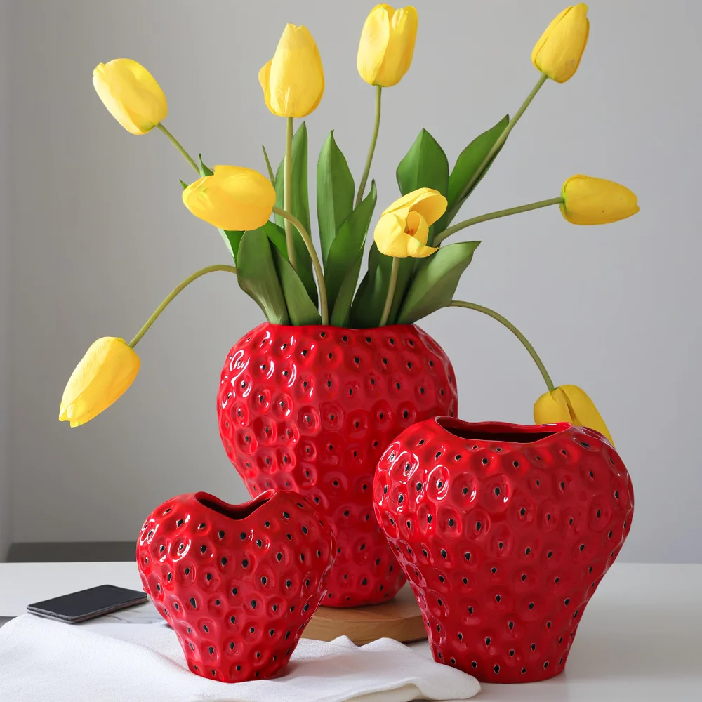 

Creative Strawberry Ceramic Flower Vase Fruit Design Decorative Tabletop Vase For Home Living Room Dining Room Art Ornament