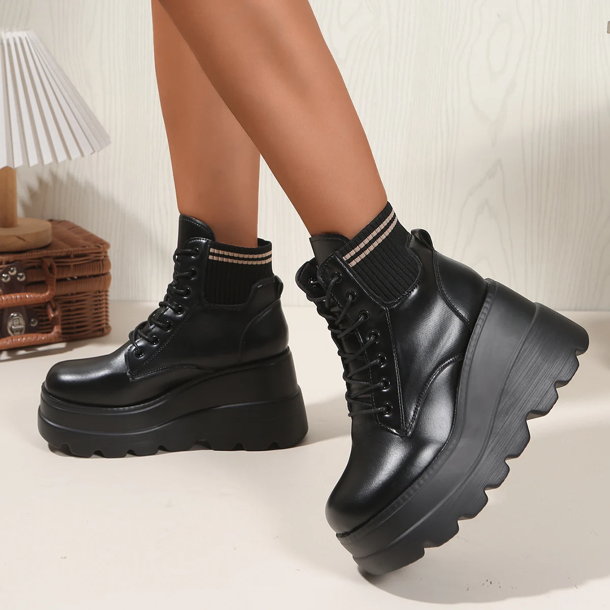 Women's Spring Autumn Anti-slip Comfortable Heightening Slimming Ankle Boots 2026 New Thick Soled Non-Tiring Rock Short Boots