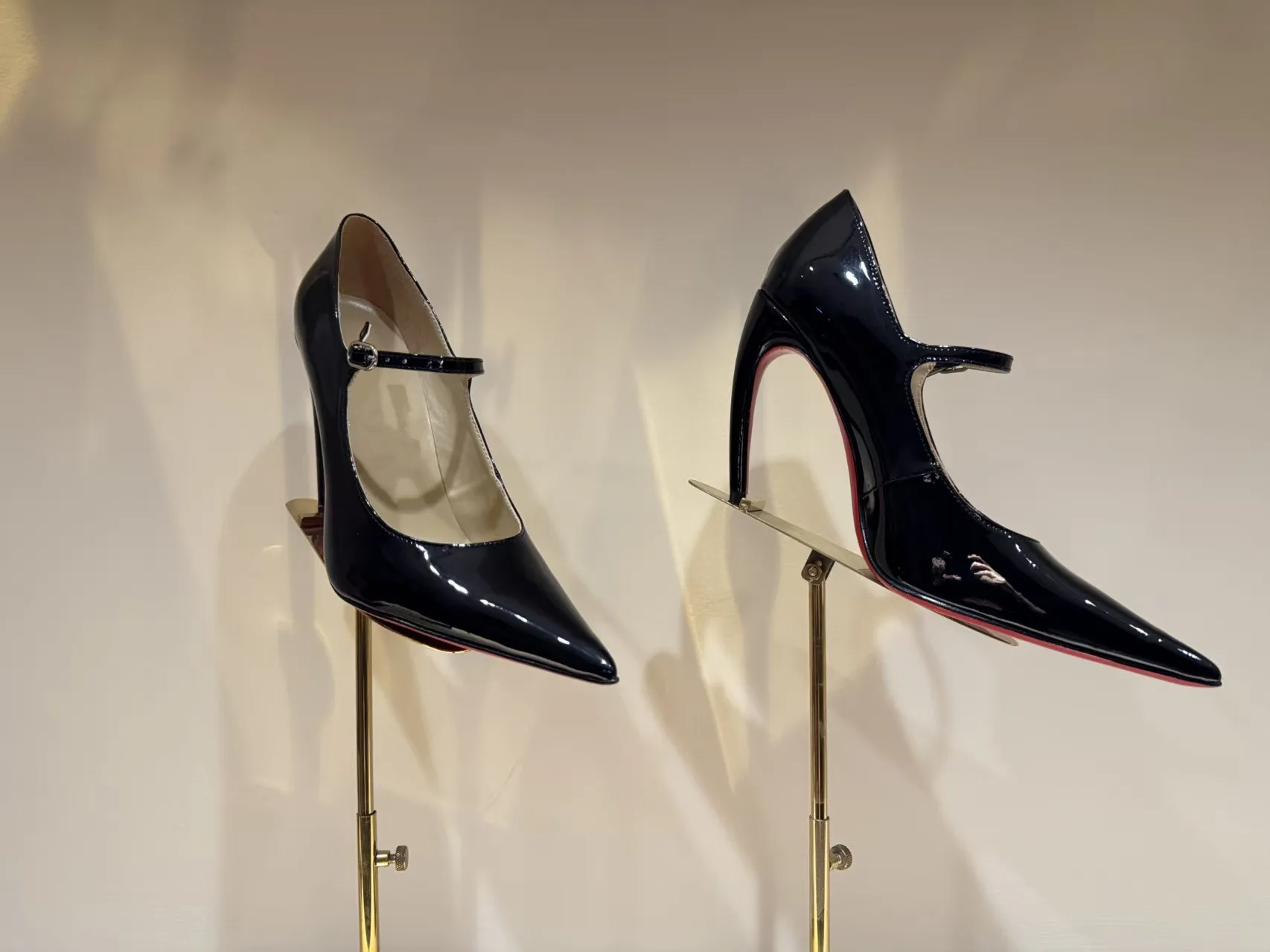 

Женские летние туфли-лодочки на шпильке с кружевом и бантом, модные балетки для вечеринок и свадеб, женские туфли на высоком каблуке 2026