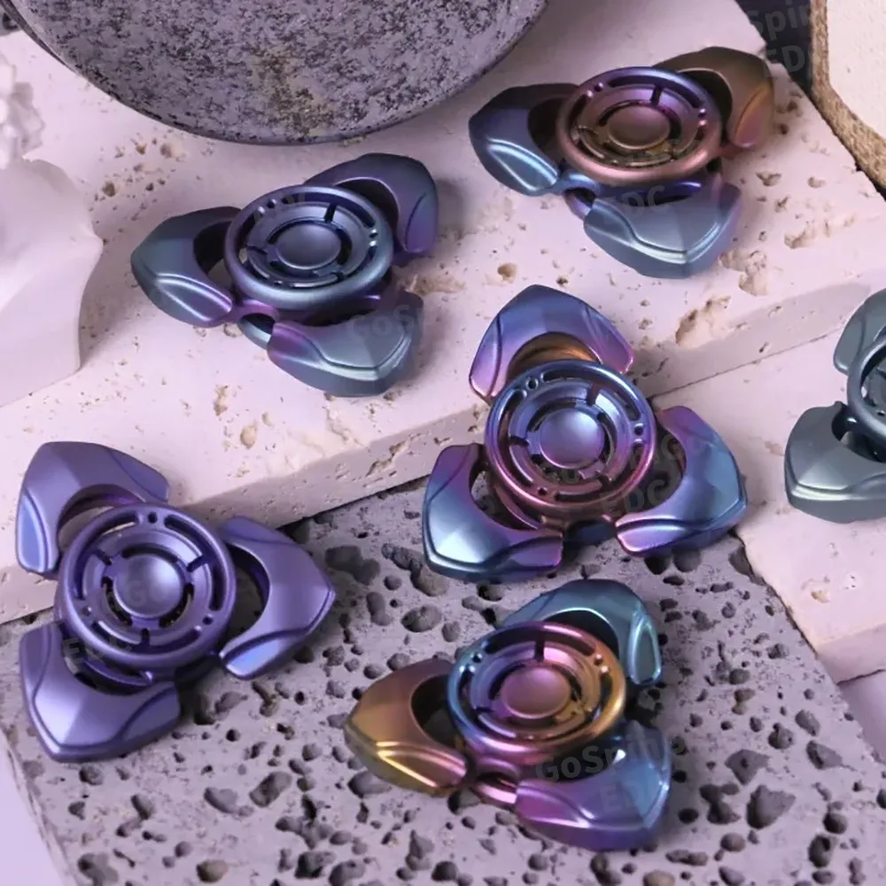 安定した EDC ミニフィジェットスピナー 大人向けフィジェットトイ ジルコニウム製三枚刃フィジェットスピナー ストレス解消玩具