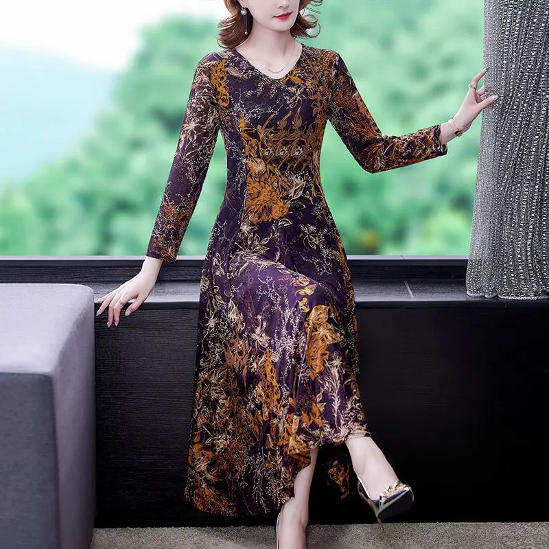 Temperament V-neck Fashion Fragmented Flower Dress for Women Spring and Autumn New Korean Edition Mom Decoration Slim Skirt