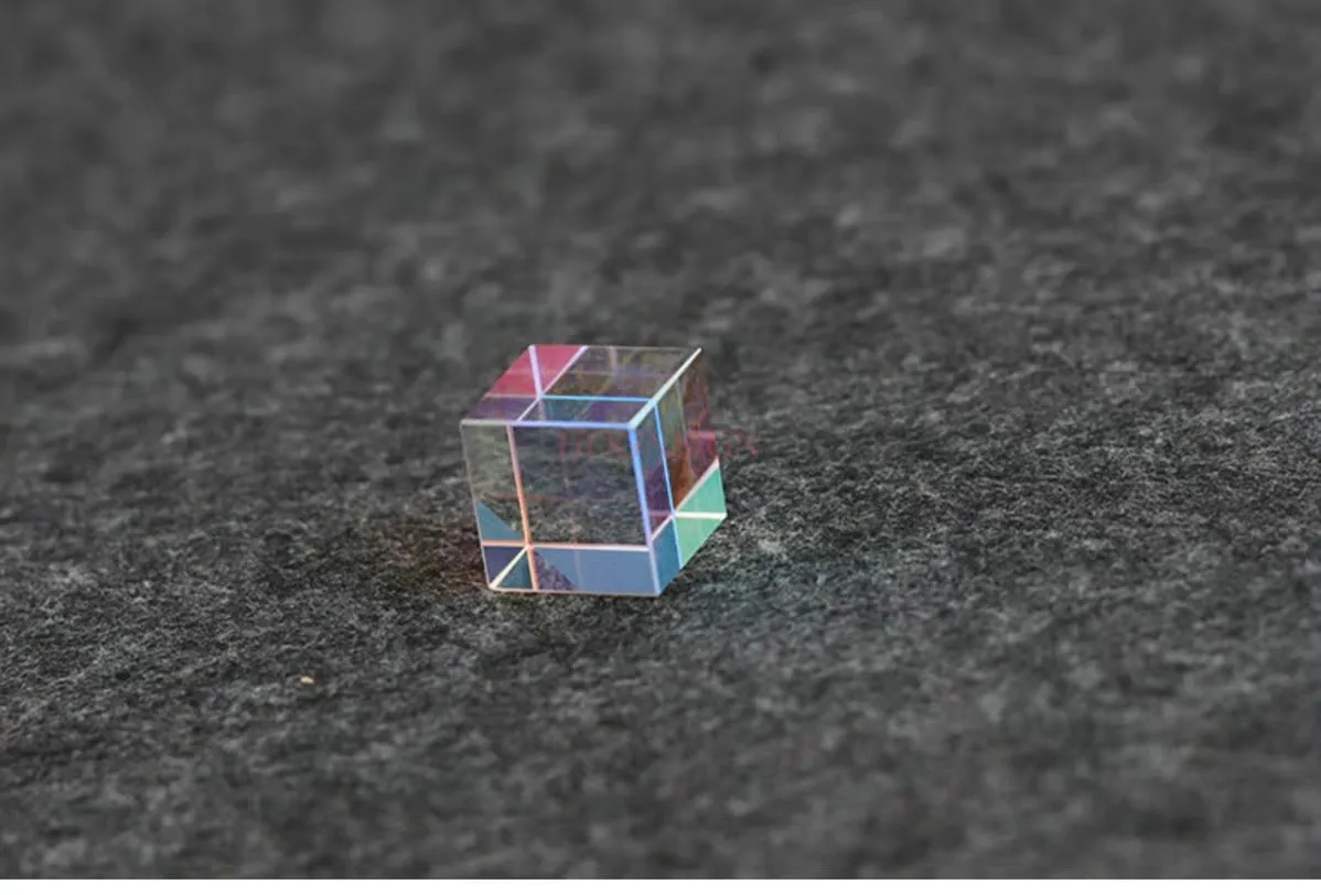 Color prism six-sided universe Rubik's cube three prism pendant science experiment crystal light cube creative prism