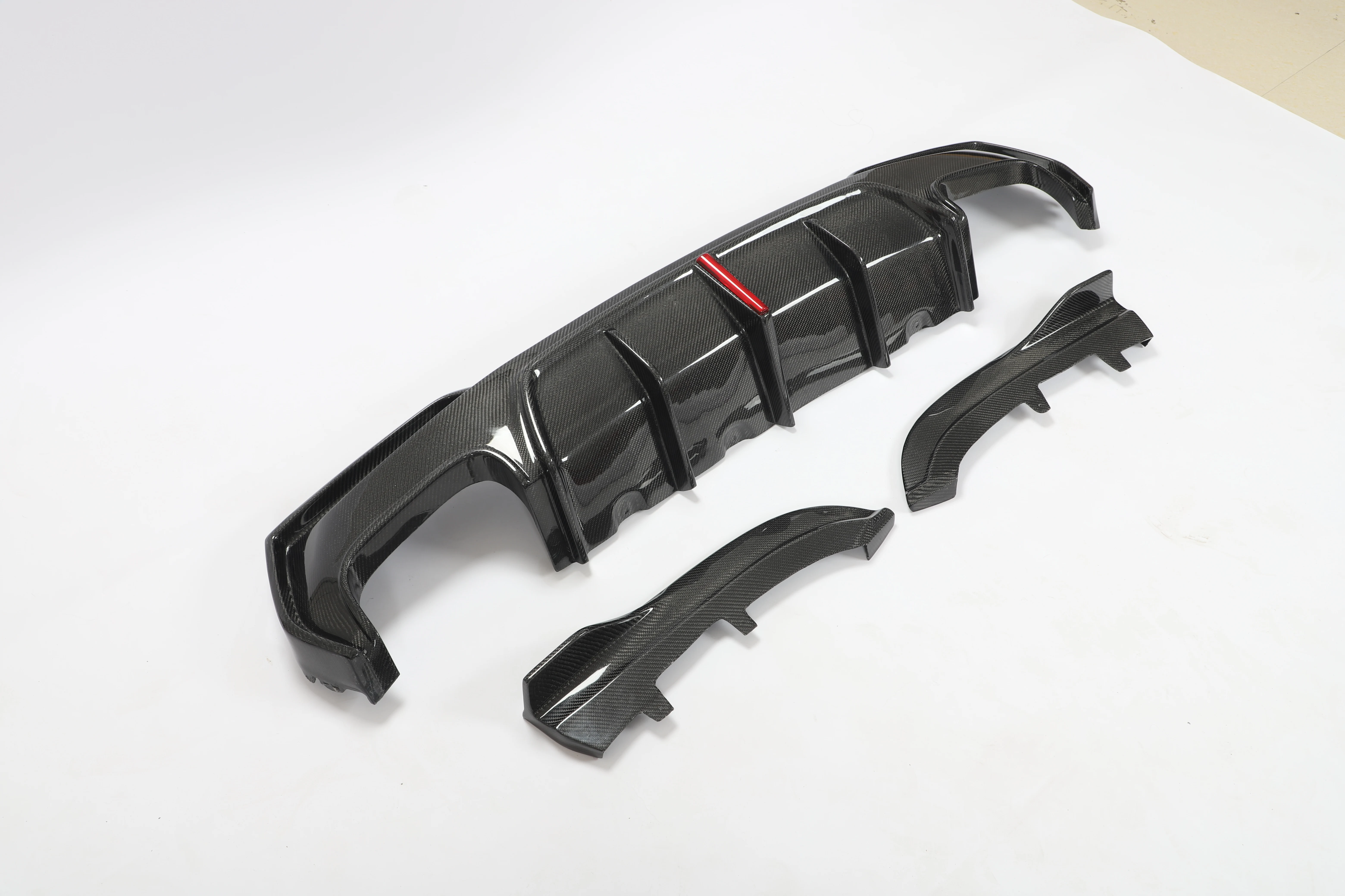 Carbon Fiber Rear Diffuser Splitters With LED Brake Light For BMW 4 Series G22 G23 2020-2022