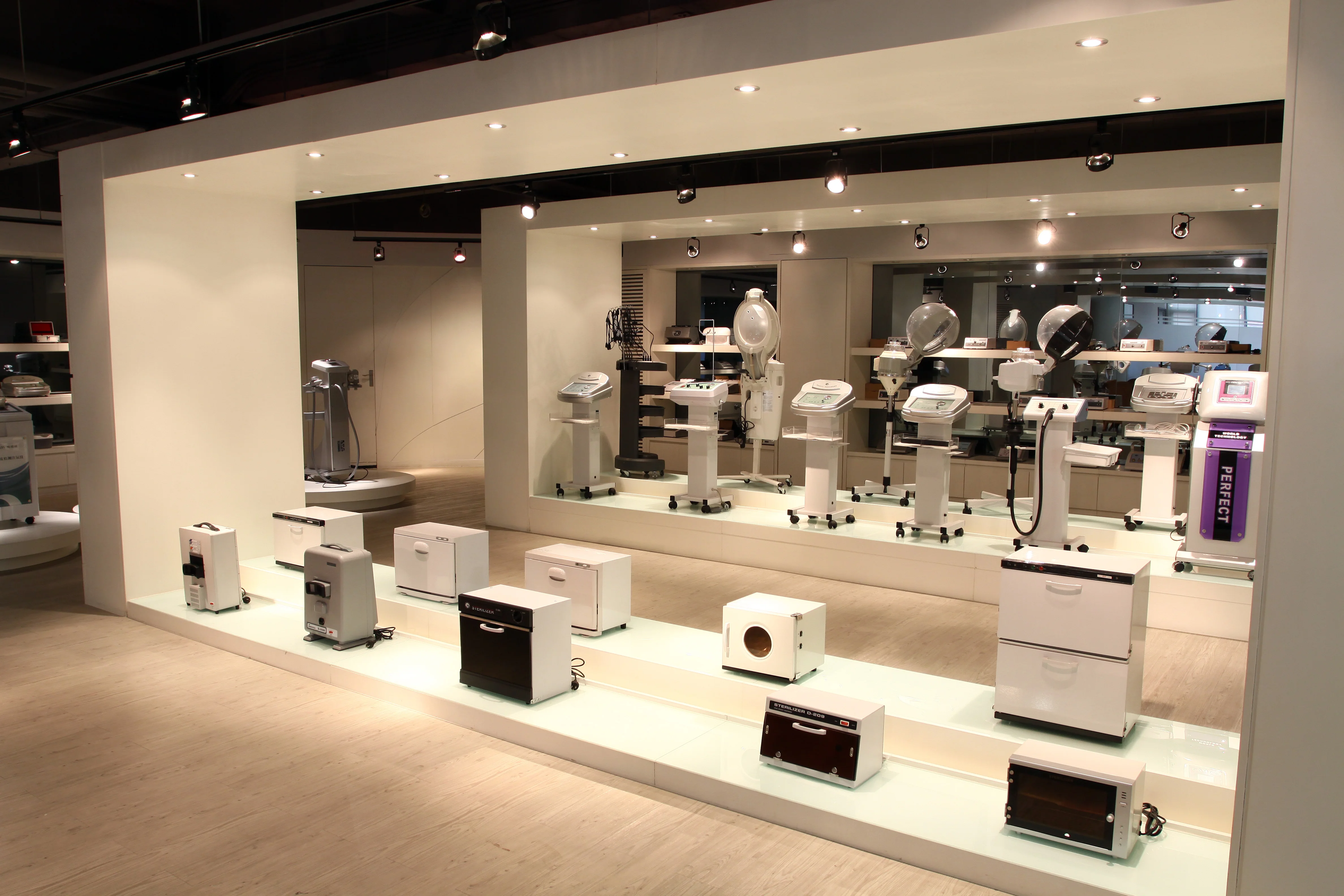 Dty Mini Draagbare Machine Ems Ultrasone Rf Afslanktherapie Led Gezichtsschoonheidsapparaat