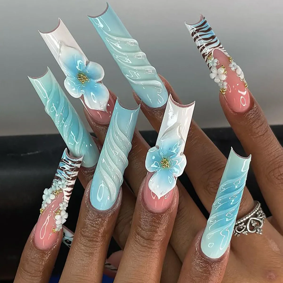 

24Pcs Long Square Head Full Cover Nails Tips Line French 3D Flower Design Fake Nails Blue Smudge Detachable Press on False Nails