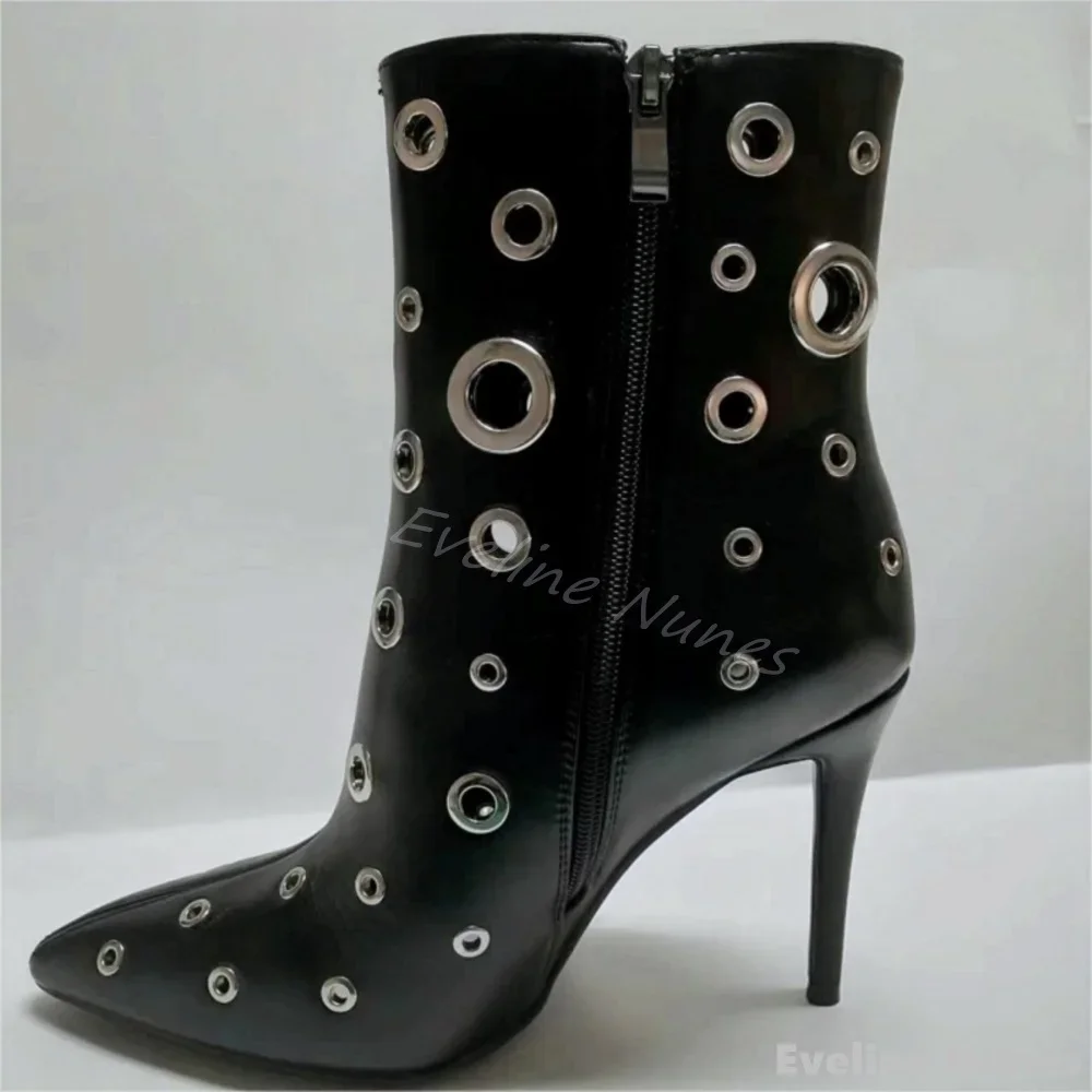 

Сапоги до середины икры с полыми металлическими отверстиями, женские черные кожаные ботинки без шнуровки на шпильке с острым носком, новый модный дизайн, подиумные ботинки