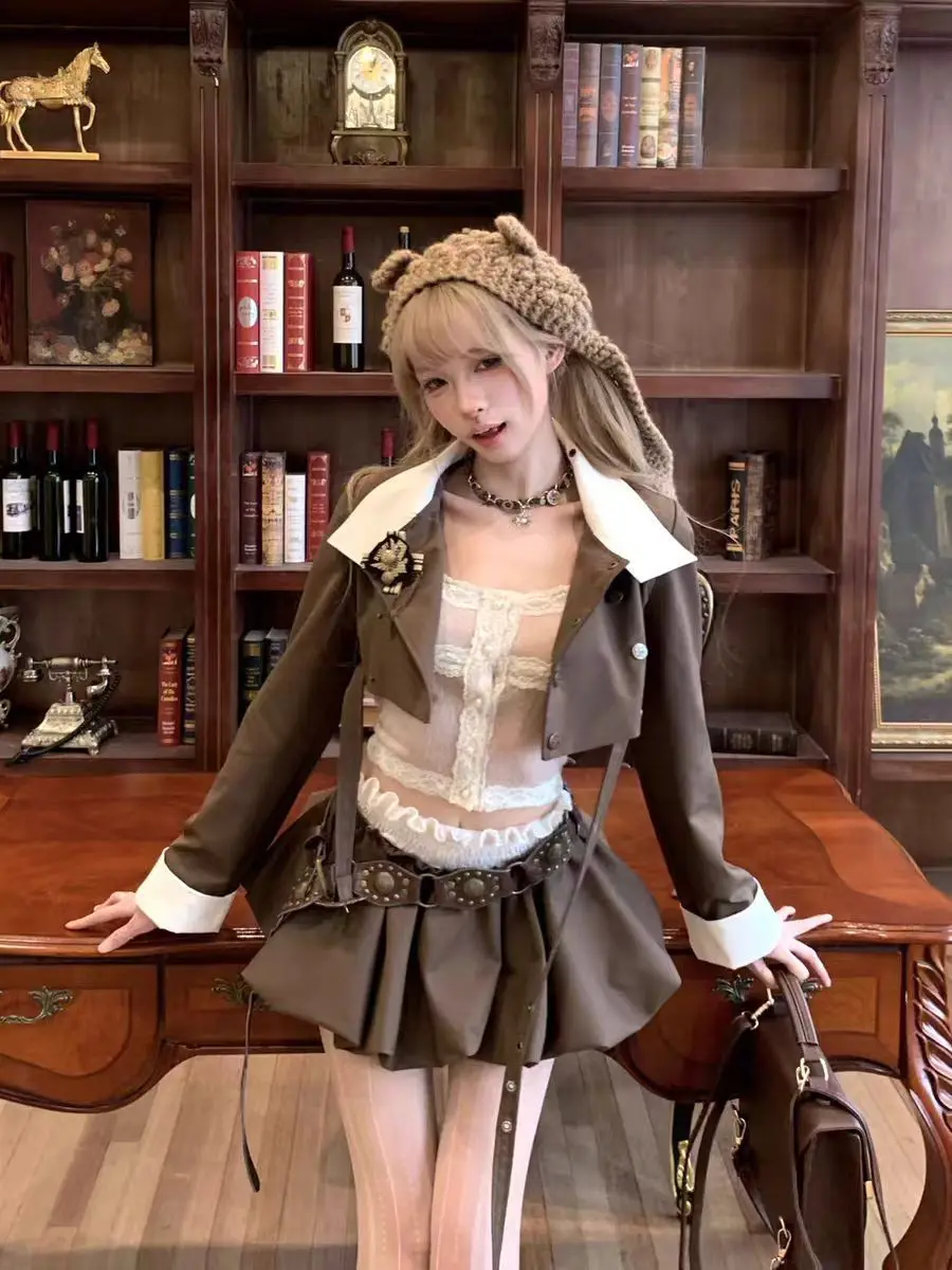 

Модный осенний комплект из 3 предметов для девочек, женская винтажная коричневая куртка + топы на бретелях + юбка с рюшами, дизайн в консервативном стиле, новинка 2025 г.