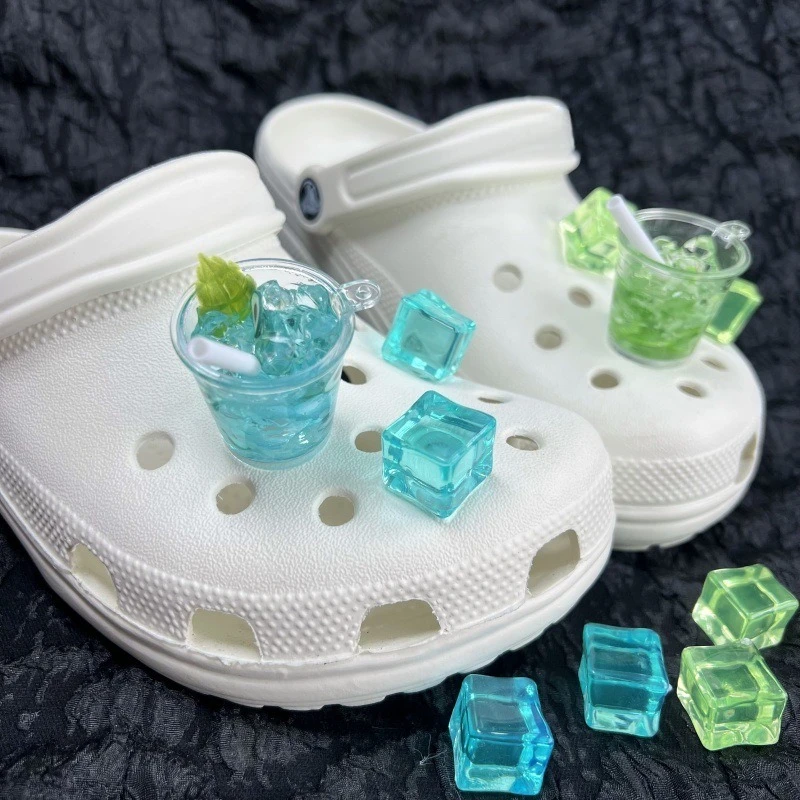 

MINISO Ice Cube Shoe Charms Set Clear Crystal DIY Accessories Buckle Transparent 3D Fake Ice Decor for Hole Sandals & Slippers