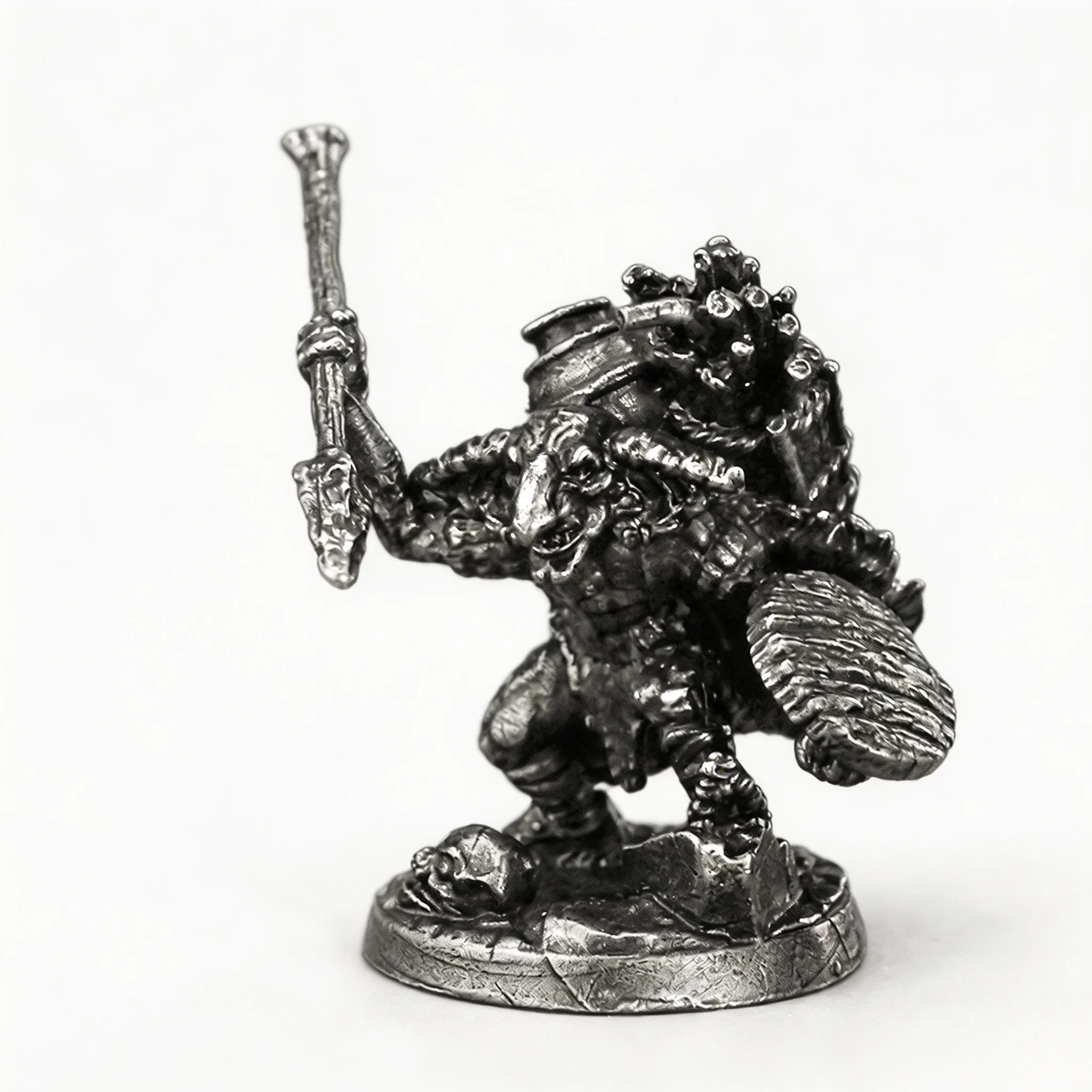 Nickel‑Silver Metal Warcraft Goblin Miniature Model Figure Tabletop Wargame Chess Piece Toy Gift
