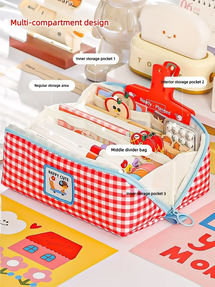 Niedliches kariertes Cartoon-Etui mit Apfelmotiv, großes Fassungsvermögen, Schreibwarentasche, ästhetisches Stiftetui für Schüler, Schule, Bürobedarf – Detail 8