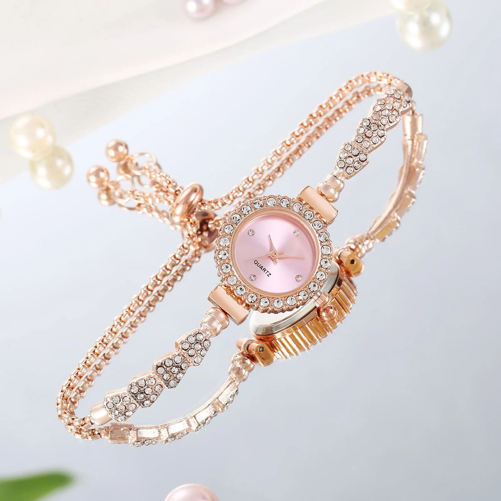 Women's Crystal Diamond Watches High-End Design Easy Read Dial Shiny Bracelet Watches Wonderful Watches Gift for Women