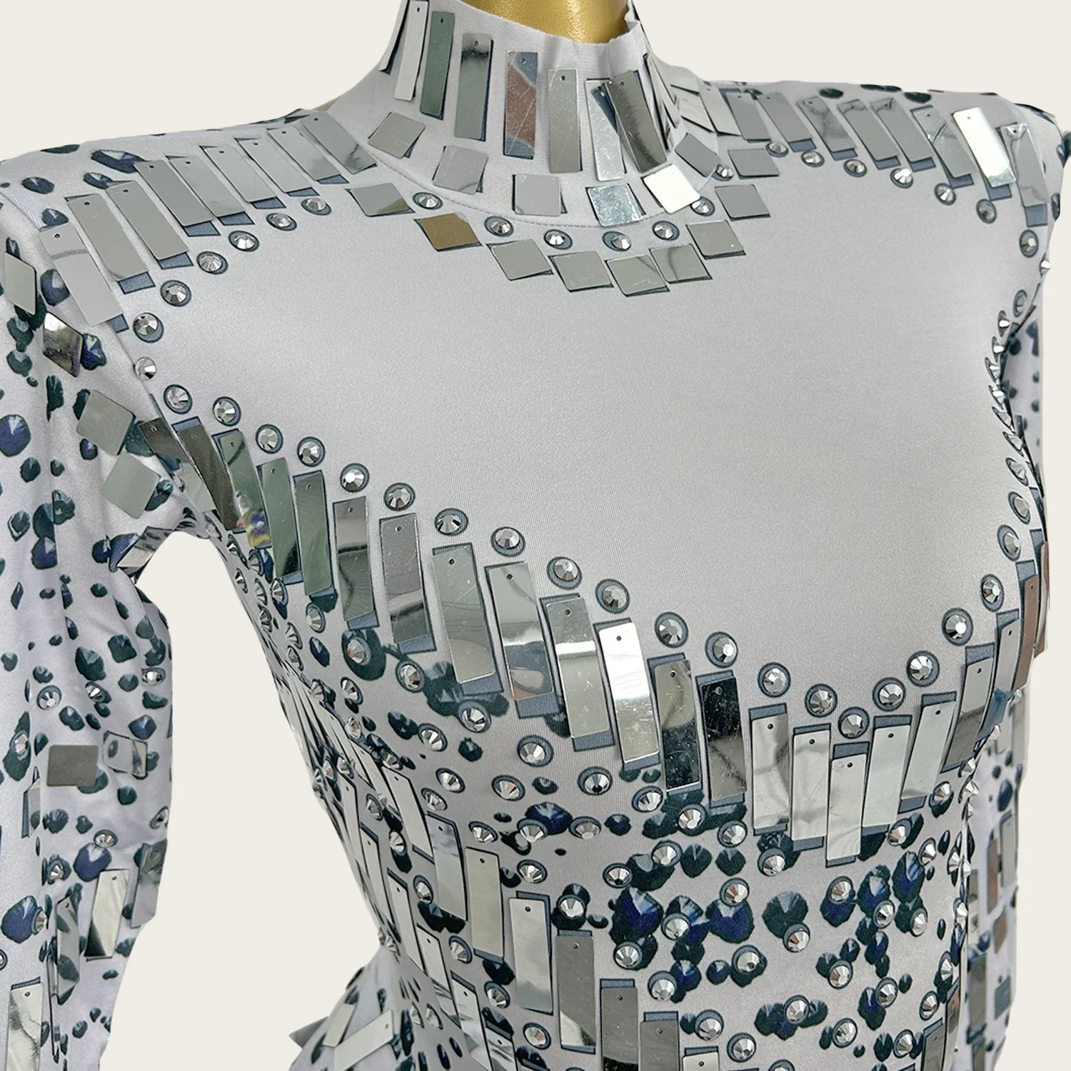 Xieshi maniche lunghe abiti bianchi donna slim strass paillettes abito corto festa di compleanno ballo di fine anno mini abito abiti da palcoscenico