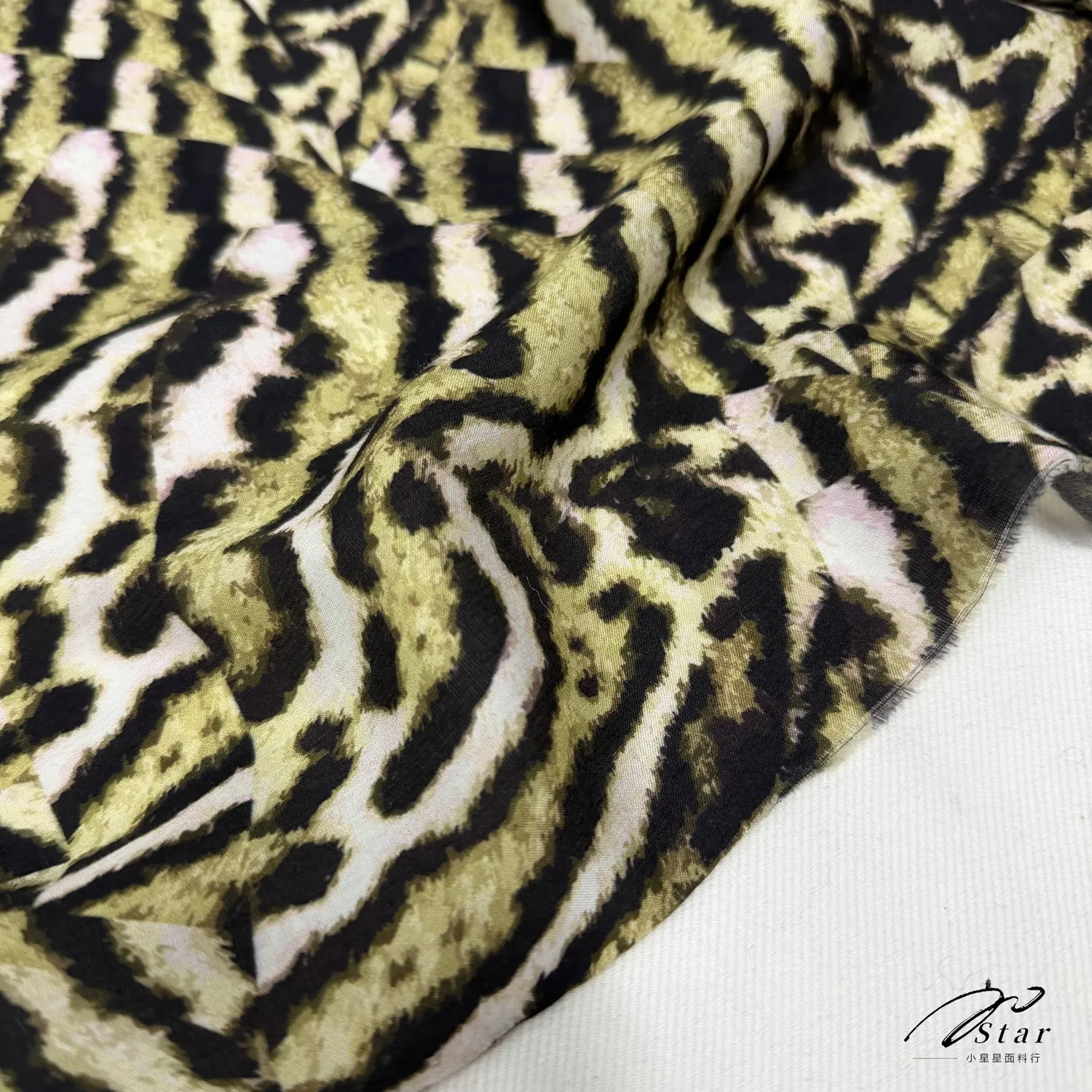 Matte Draping Smooth Green Leopard Print Stone Washed Silk Cotton Satin Cloth Shirt Dress Silkworm Silk Satin Fabric