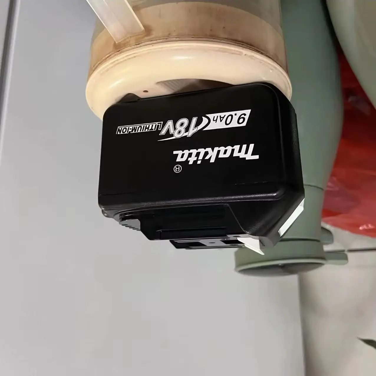 

2025 For Makita 9000mAh 18V 9AH Battery Rechargeable Lithium-ion Batteries Charger for BL1860B BL1850 BL1830 BL1815 LXT400