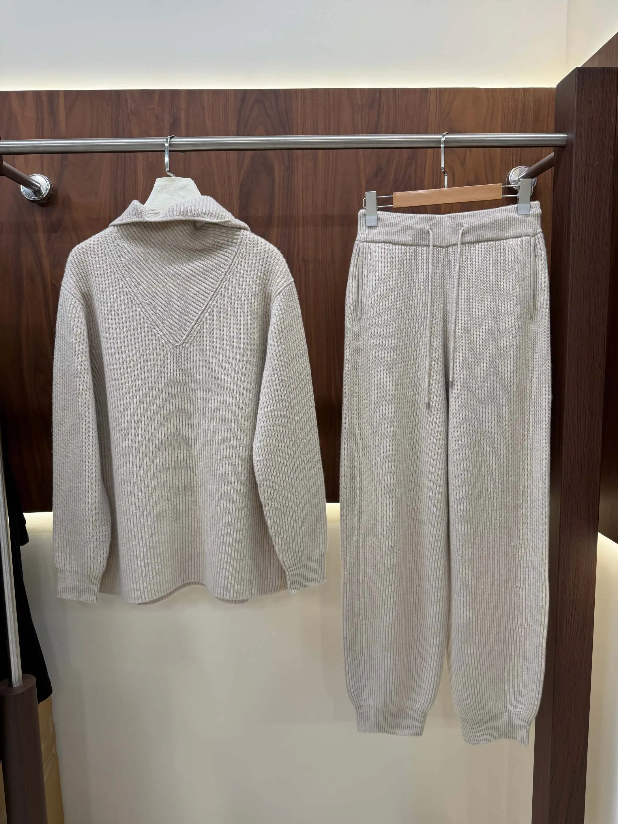 Autumn/Winter High-Quality Fashionable Casual Cashmere Wool Turtleneck Knitted Pullover Sweater And Jogger Pants Set For Women