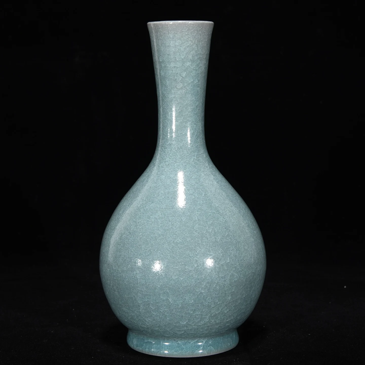 

Song Dynasty Ru Kiln Ice-crack Pattern Vase