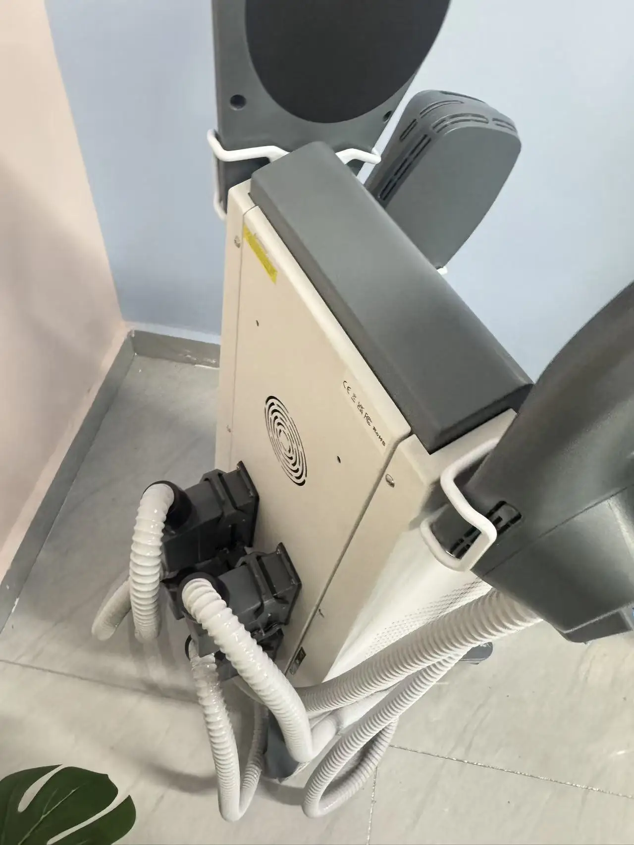 

Высокомощная электромагнитная машина для наращивания мышц мощностью 6500 Вт, обучение ABS, удаление жира и похудение, скульптор для подтяжки бедер