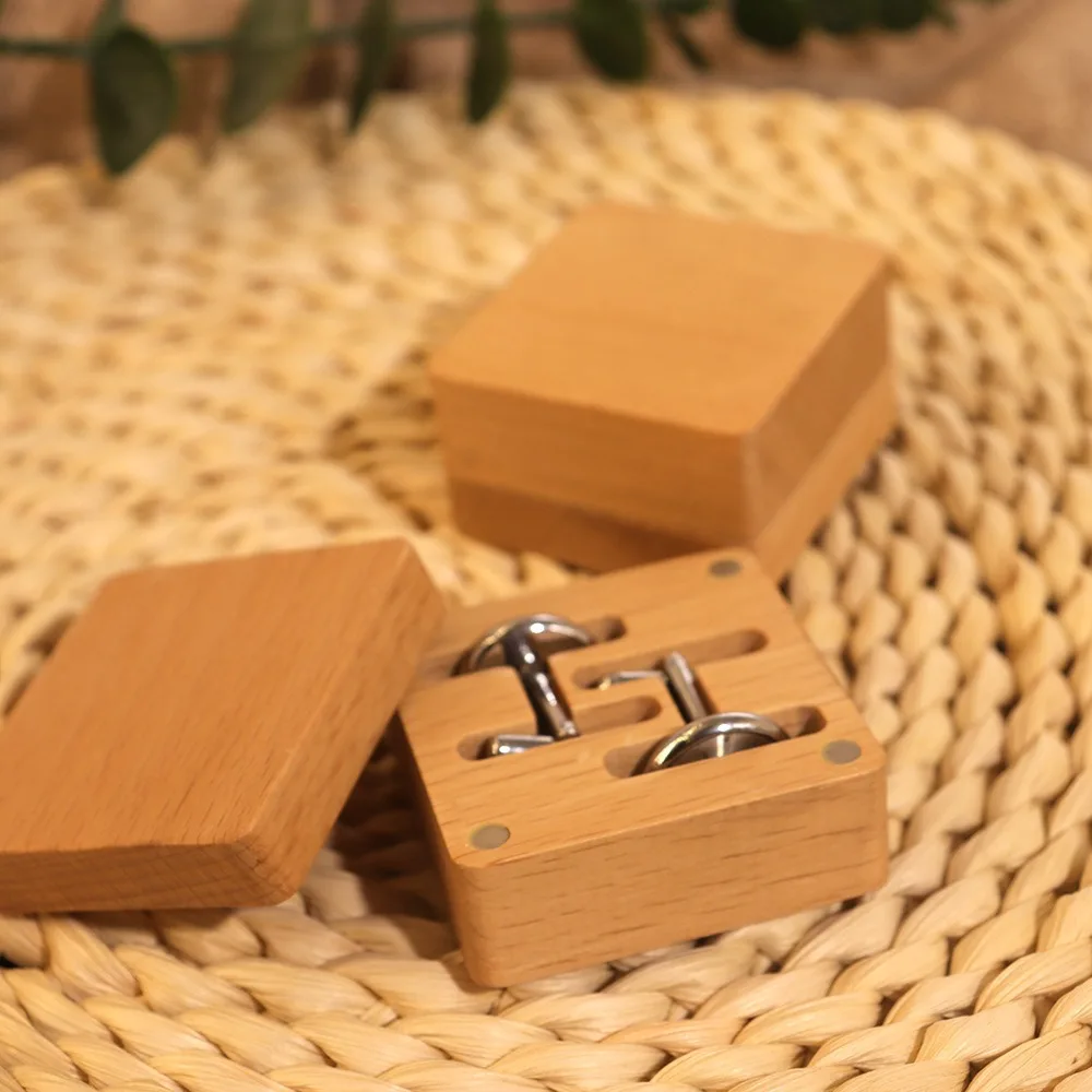 

Retro Solid Wood Four Magnetic Suction Button Storage Box Man Shirt Collocation Cufflink Box Evening Party Gift Packaging Box
