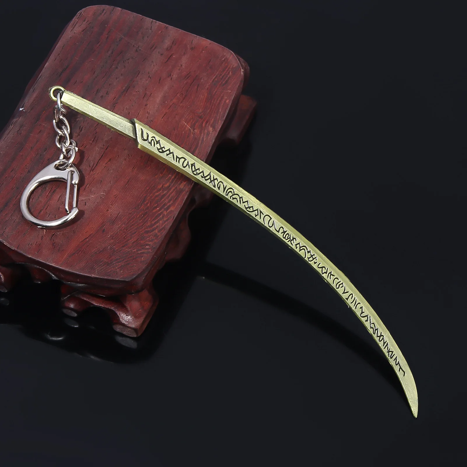 Cosplay Boy For Toys Ring Dark Moon Greatswor Keychain Pendant Bloodhound's Fang Keyring  Fans Props Men Women Backpack Jewelry