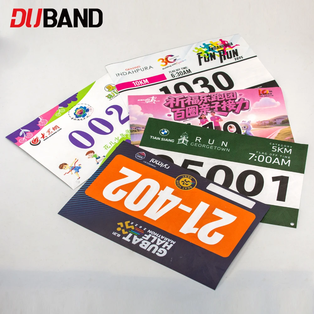 Bavaglini da maratona personalizzati con spille da balia Etichette numeriche impermeabili resistenti allo strappo per eventi di corsa