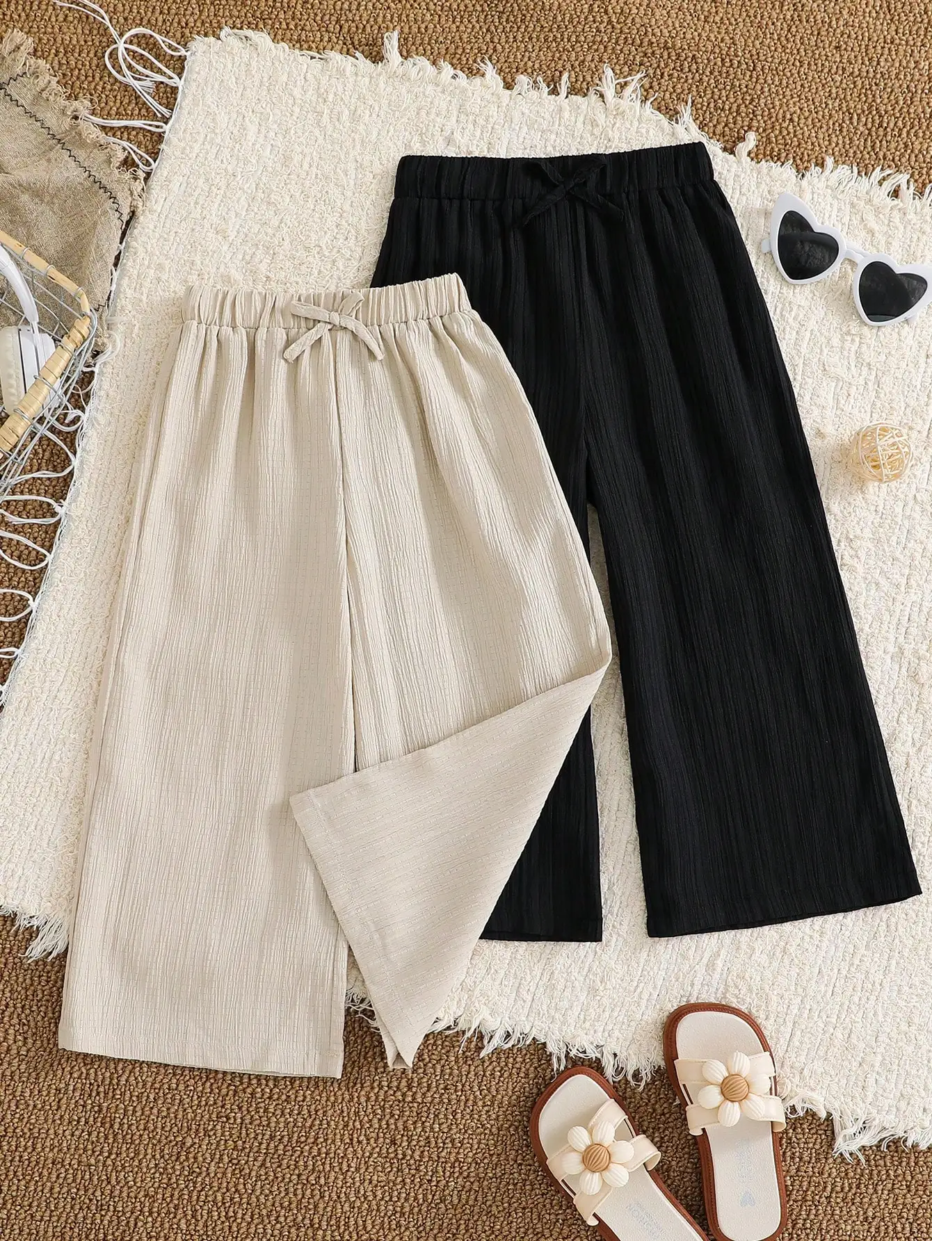 

Комплект из 2-х штук: свободные широкие брюки для девочек - бежевые и черные, повседневный комфортный крой