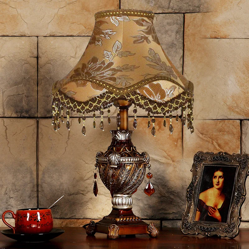 European Style Bedroom Retro Fabric Cover Desk Lamp Living Room Study Bedside Warm And Fashionable Hotel Decoration Table Lamp