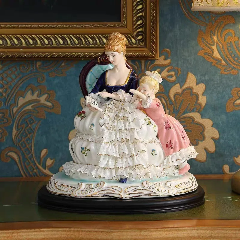 High-end European ceramic character ornaments, warm mother and son art products, porcelain dolls, living room home decoration