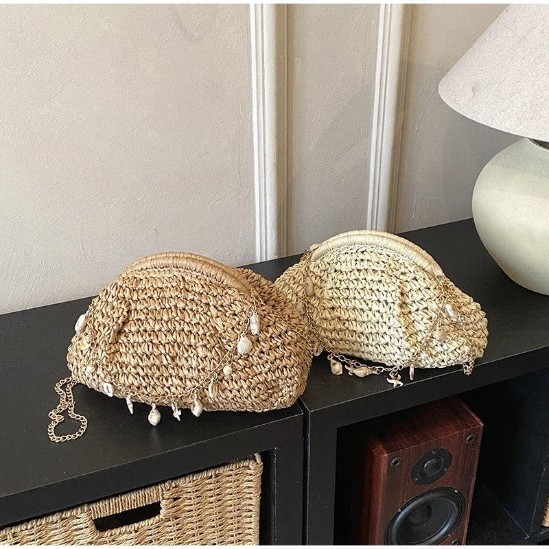 Metallkettenriemen Stroh Gewebte Umhängetasche, Muschel-Dekoration Damen Abendtasche Elegante Clutch, Sommer Strand Chic – Detail 2
