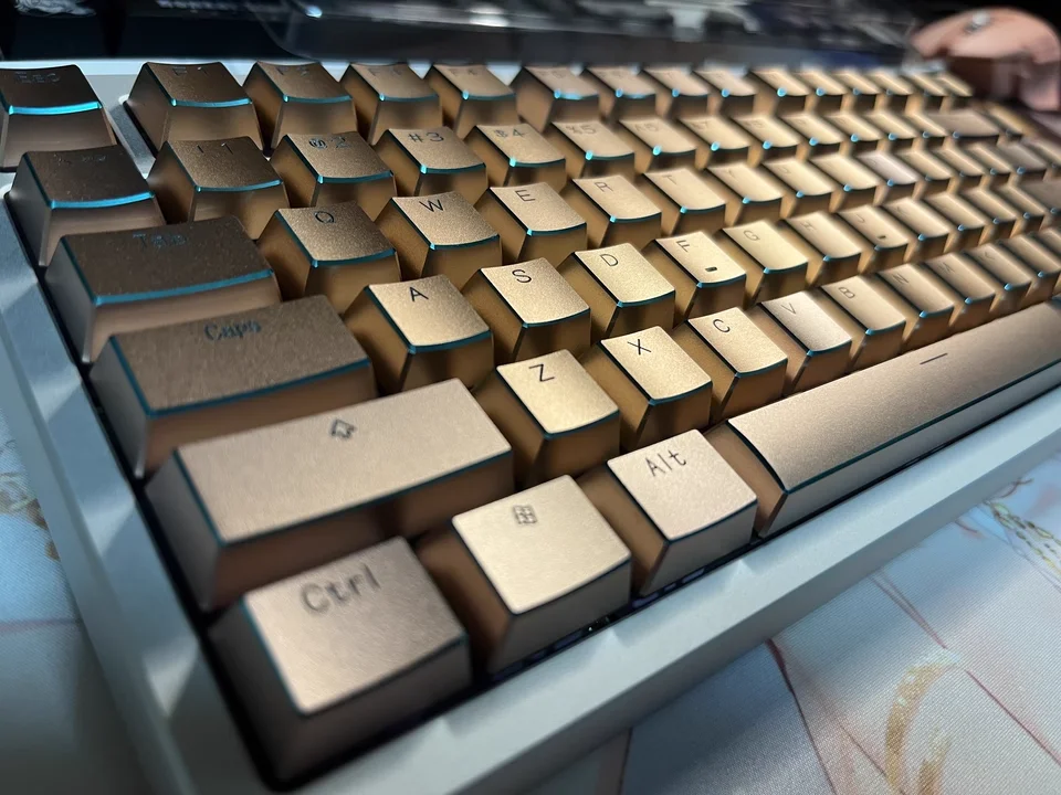 

Hi U M High Light Keycap Set Aluminum Alloy Artisan Key Caps Cherry Profile MX Switch Mechanical Keyboard 60/68/87/108%Accessory