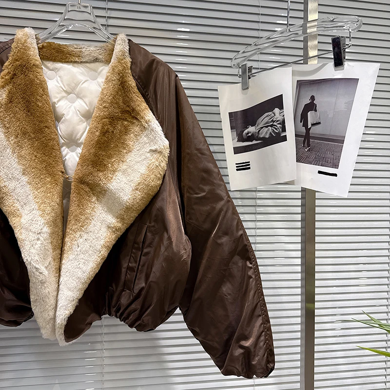 Kurtka puchowa z kołnierzem Mao, gradientem kolorów, ochroną środowiska, w stylu Spicy Girl, nowość na zimę 2025, damska, streetwearowa, z charakterem.