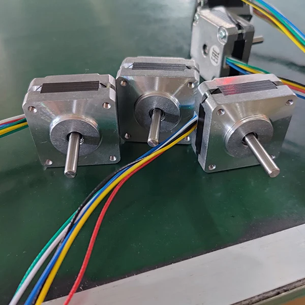 2상 1.8도 6.6V 0.5A 14mH 34mm 170g 1500g.cm Nema 14 하이브리드 스테퍼 모터