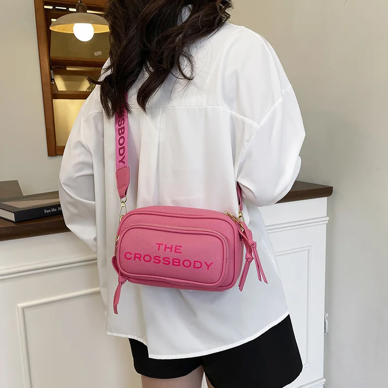 

Женская сумка через плечо с монограммой 2025 года, минималистичный кошелек через плечо с буквенным принтом, уникальная пригородная сумка, шикарная сумка «день-ночь»