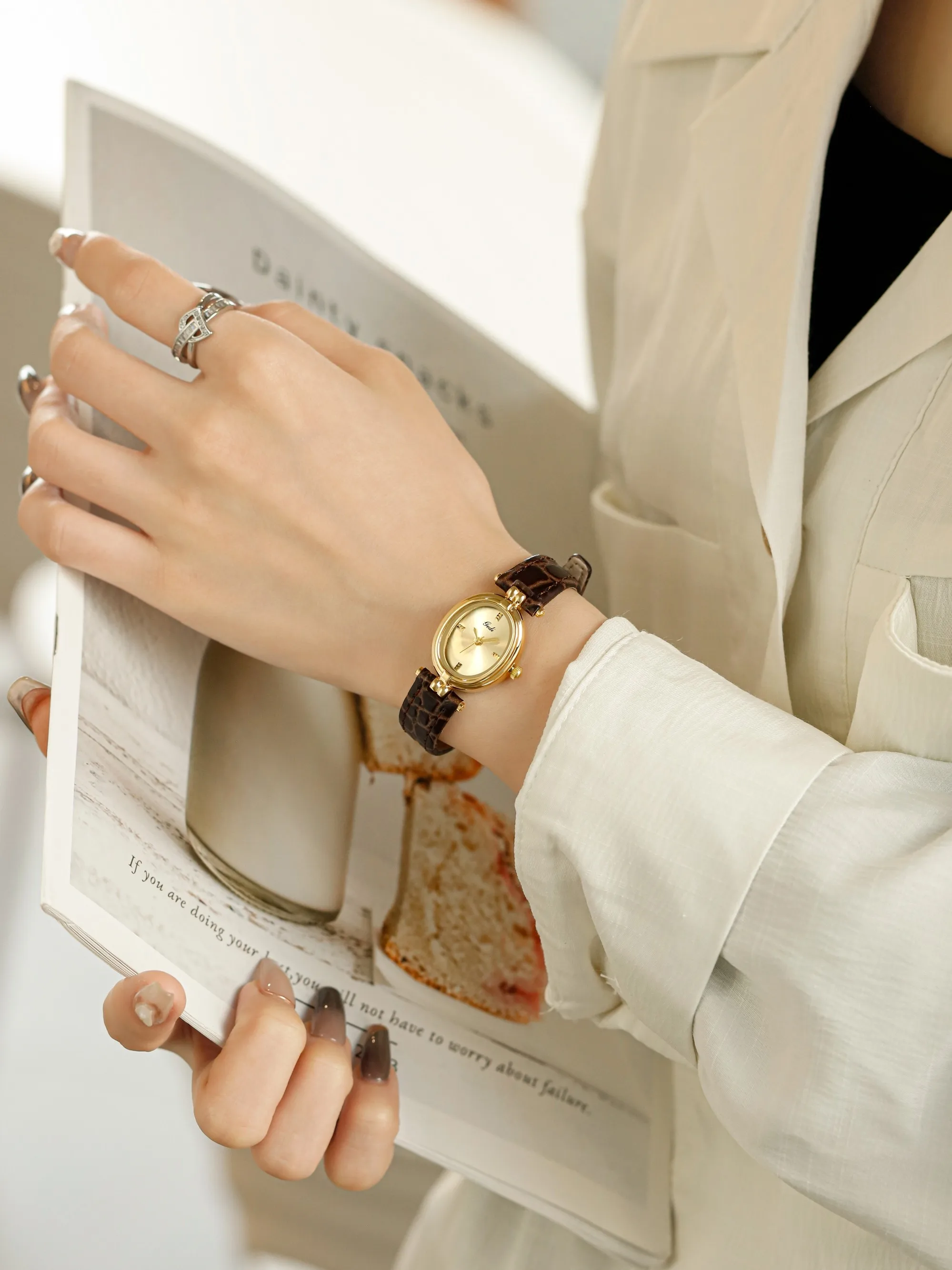 Vintage-Style Women'S Watch, Luxury 2026 New Model, Fashionable And Sophisticated Ladies' Watch With A Small Dial.