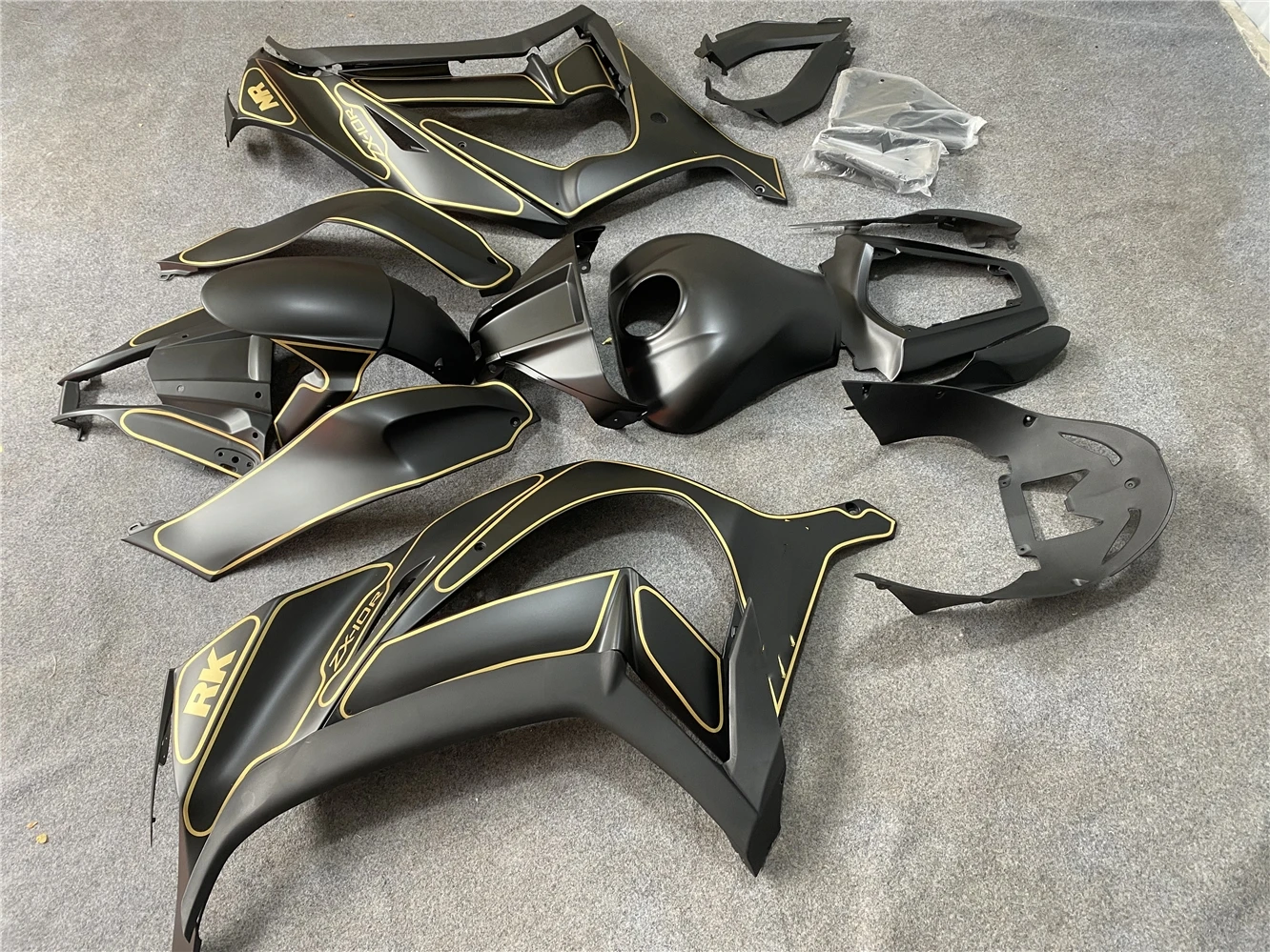 Motorcycle Fairing Kit Suitable for Kawasaki ZX-10R 11-15 Year 10R 2011 2012 2013 2014 2015 Fairing Matte Black Gold