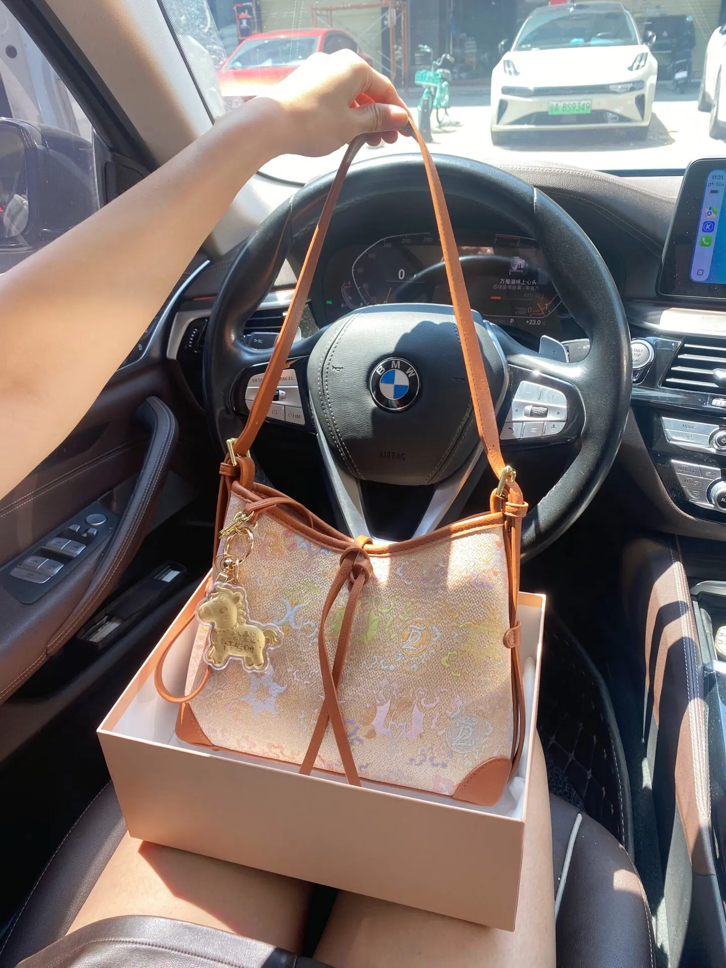 Luxury and Vintage Single Shoulder Bag with Delicate Songjin Embroidery and Premium Little Horse Pendant Women Chinese Style Bag