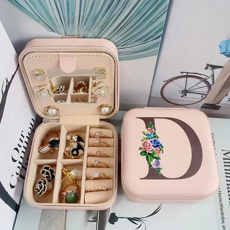 Caja de joyería con cremallera para anillos y pendientes, estuche de joyería de viaje de cuero con letras personalizadas, joyería para soporte de propuesta de dama de honor, su regalo